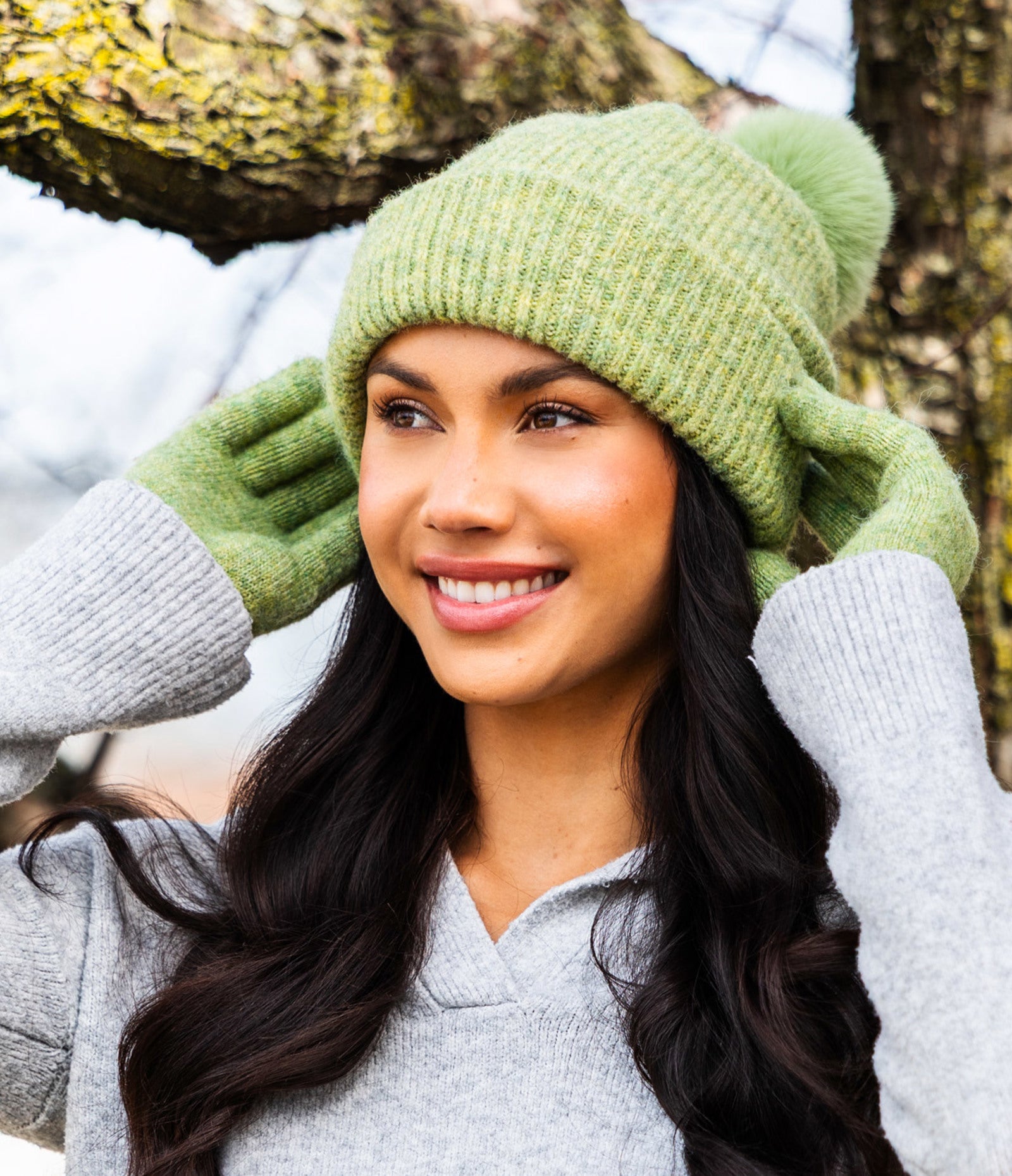 Britt's Knits Women's Powder Knit Pom Hat *SINGLES